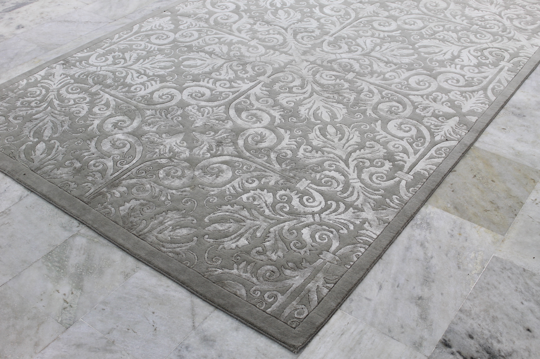 Classic silver rug